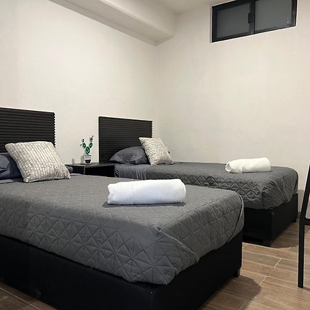 Hotel Tia Flora 莱昂 外观 照片