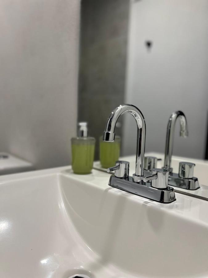 Hotel Tia Flora 莱昂 外观 照片